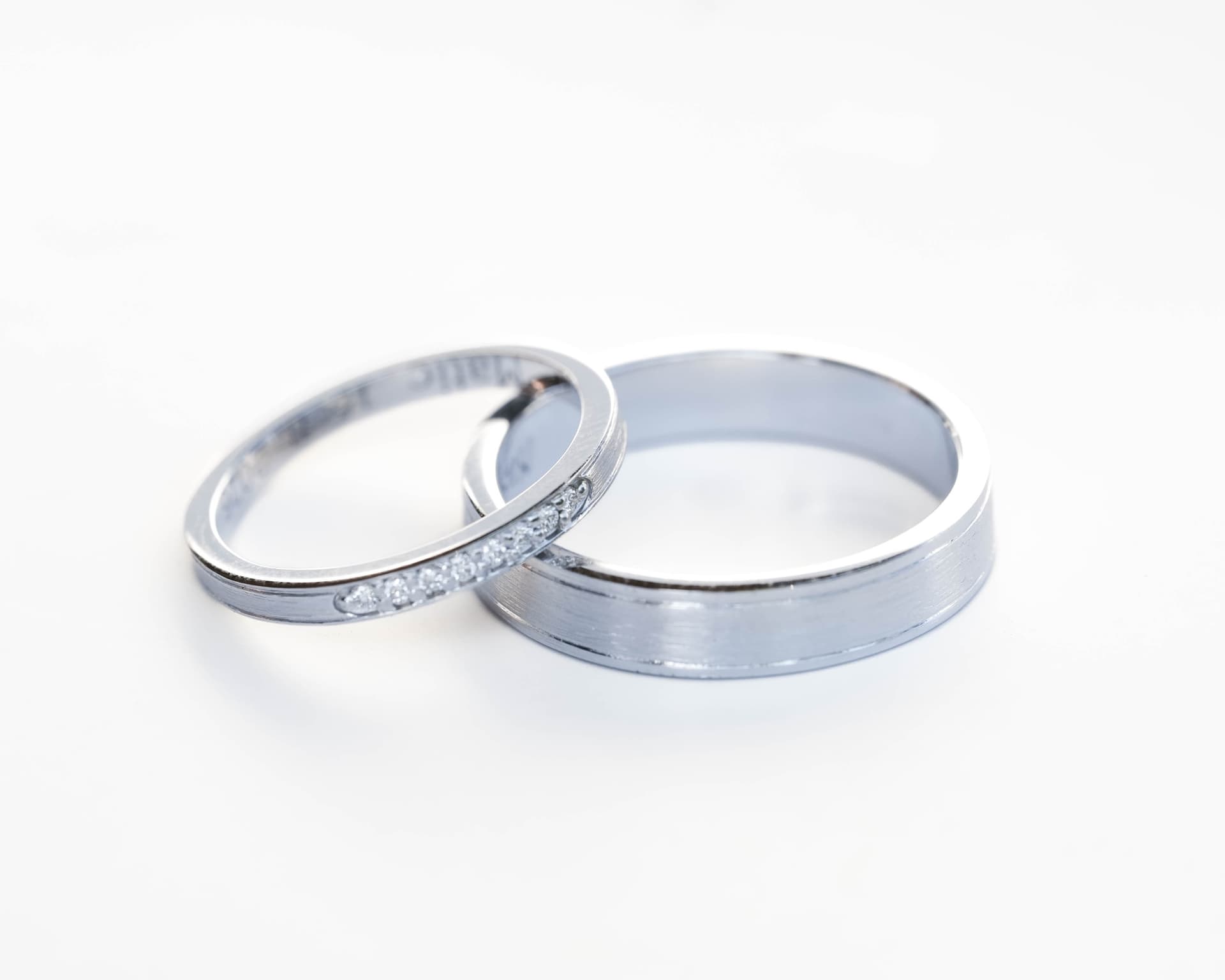 Rivière Diamond Wedding Rings